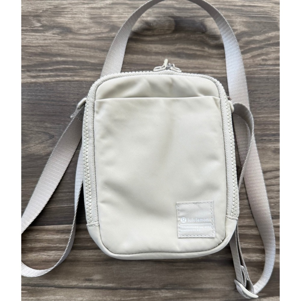 Lululemon Easy Access Crossbody Bag Beige Tan Small Messenger Travel Pouch